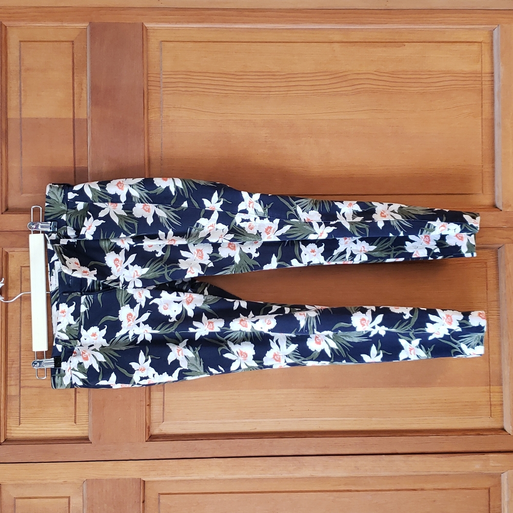 Bundle Old Navy Patterned Pixie Pants - image 1
